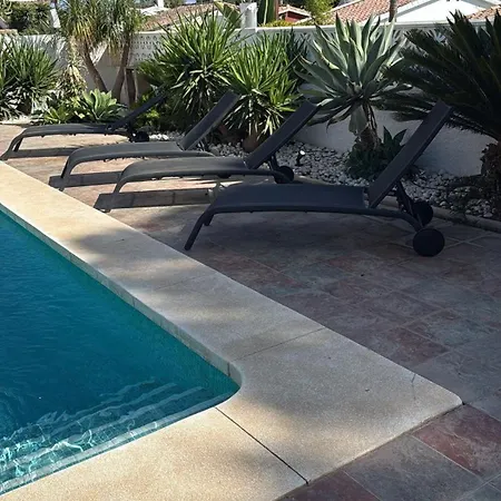 Modern Close To Costabella فيلة *