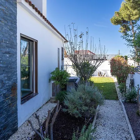Modern Close To Costabella فيلة *